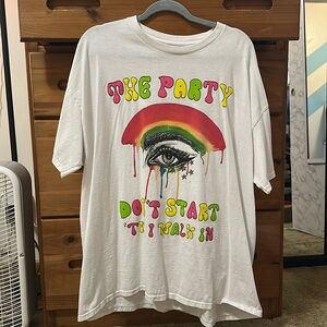 Kesha graphic tee from urban outfitters. Size S/M and fits oversized